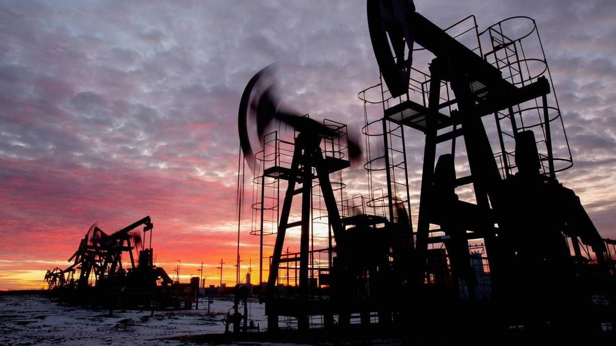 Oil Prices Tumble as US-Iran Ceasefire Sparks Cautious Optimism
