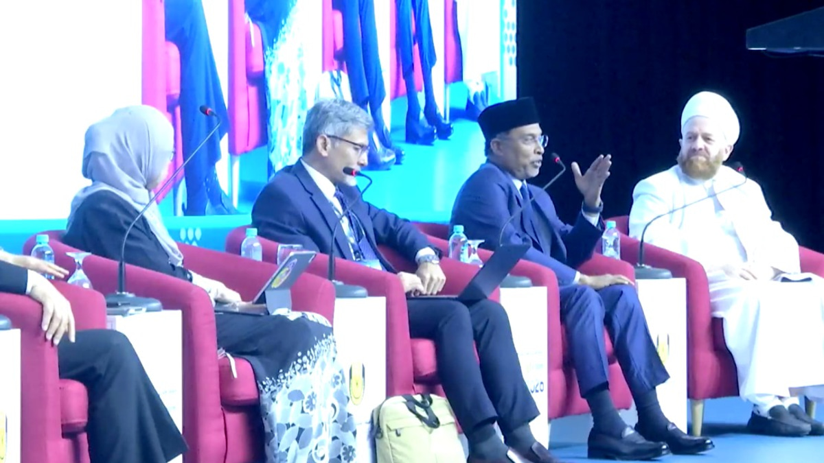 Malaysia Must Weave AI With Ethics in Higher Education, Says Zambry