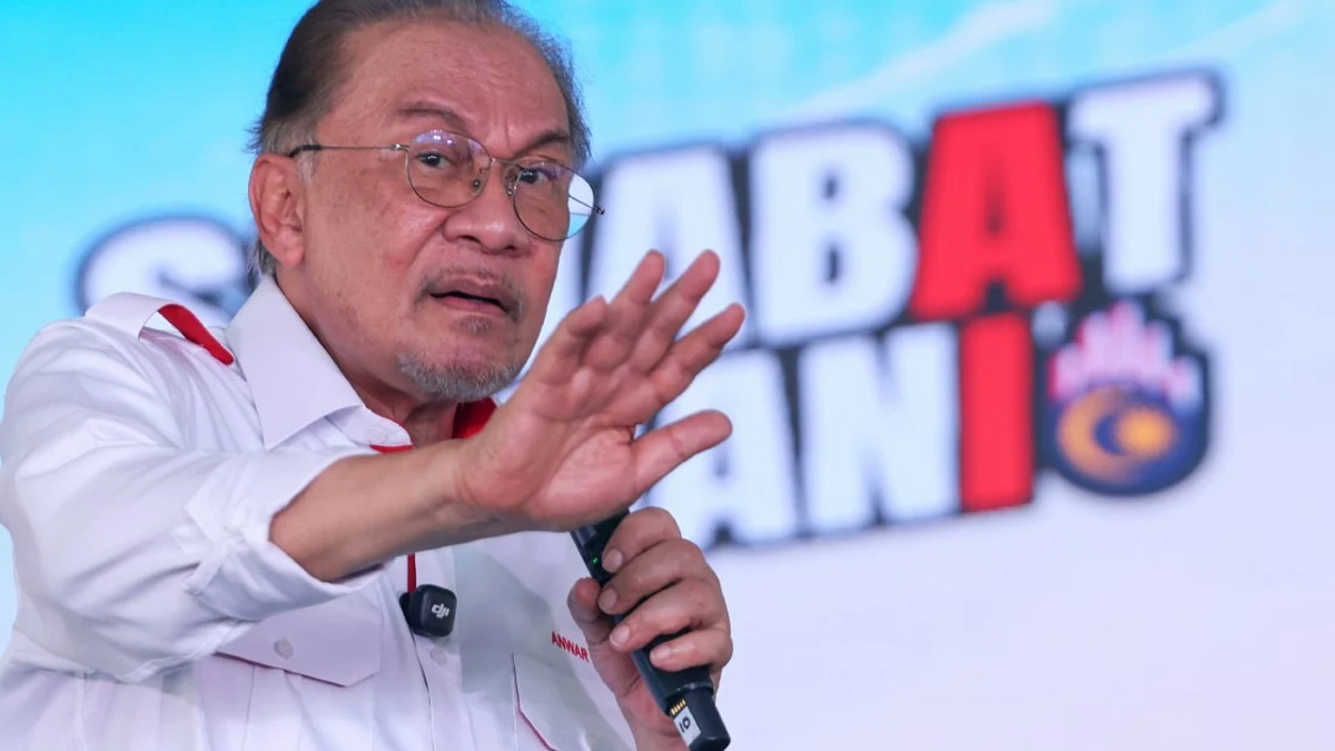 Anwar makes final appeal to Johorean voters ahead of crucial state election