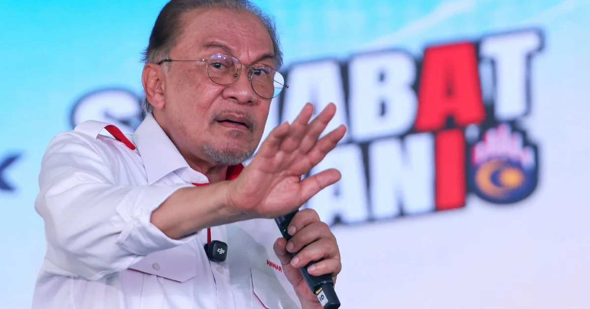 Anwar makes final appeal to Johorean voters ahead of crucial state election
