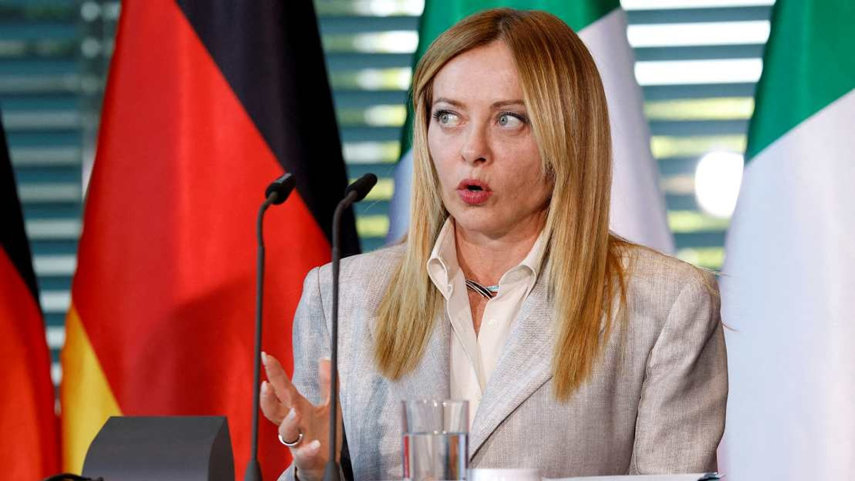 Italy Pushes for Migrant Processing Hubs Beyond EU Borders as Crisis Mounts
