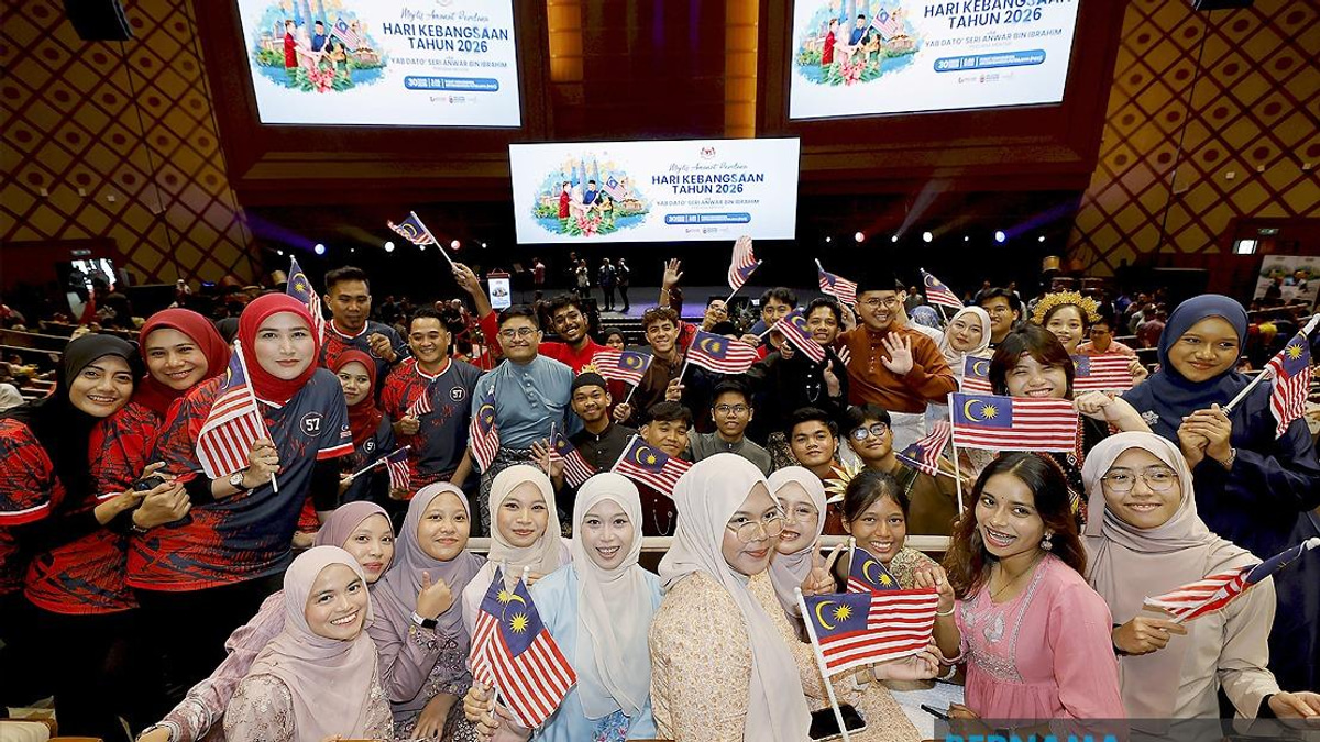 Six Economic Measures in National Day Address Target Working Malaysians and Small Businesses