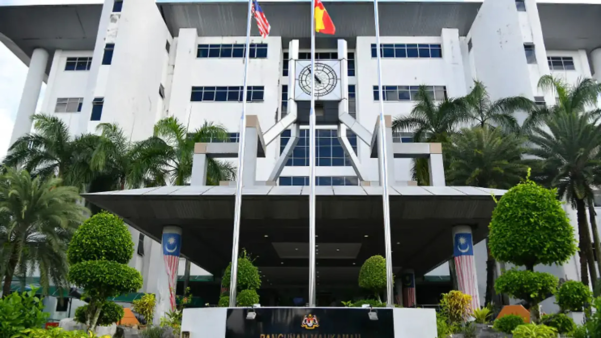 Teenage suspect must mount defence in Bandar Utama school killing