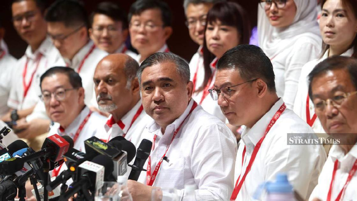 DAP pledges to maintain Umno cooperation despite Zahid DNAA controversy