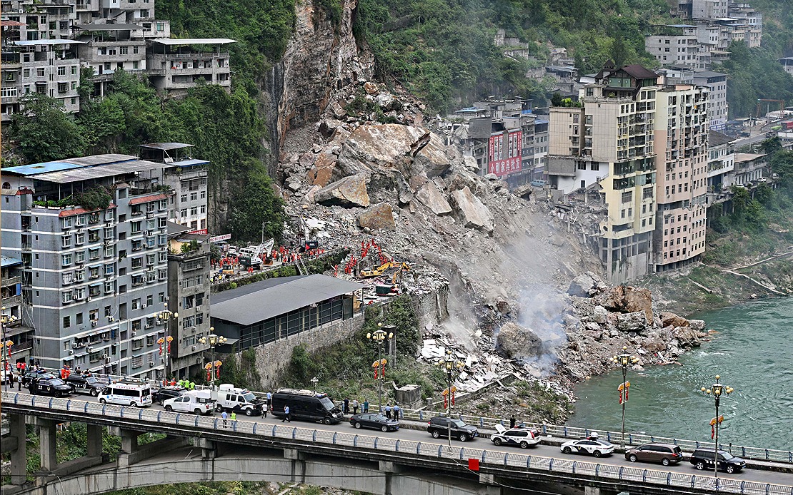 51 Dead, 10 Missing After Mountain Collapse in China's Chongqing