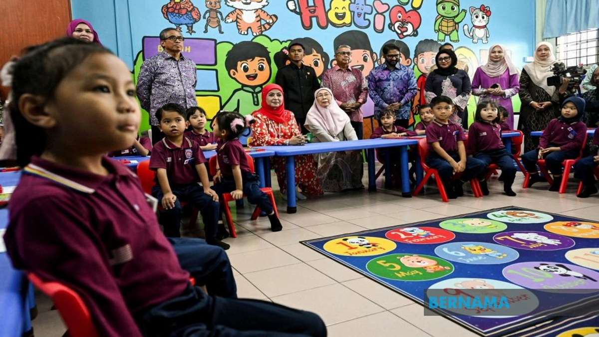 Queen Launches Children's Integrity Module to Shape Malaysia's Moral Future