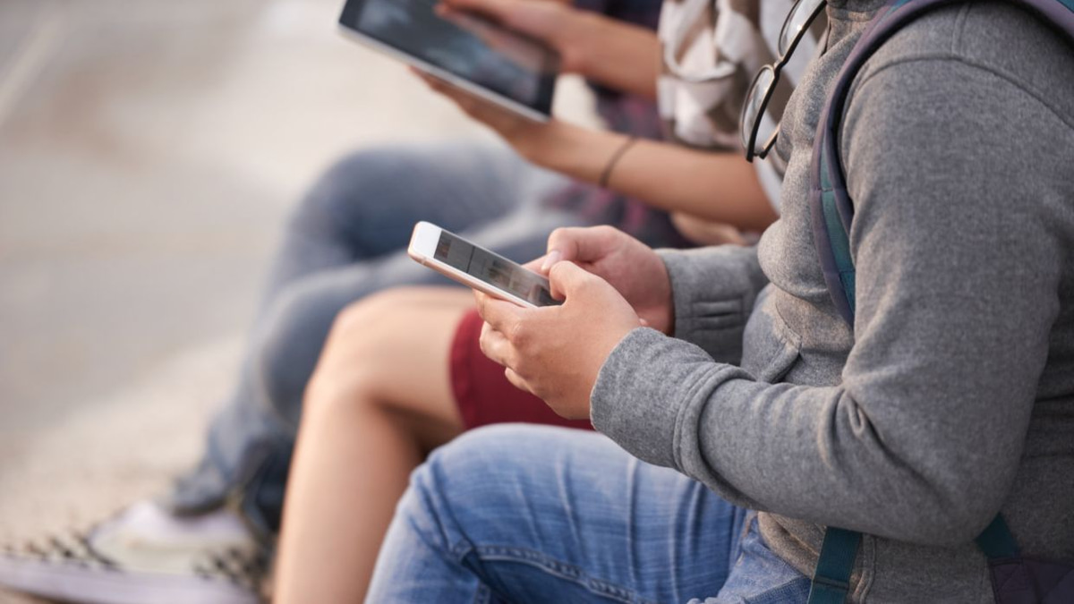Global Wave of Social Media Restrictions for Children Gains Momentum Despite Implementation Challenges