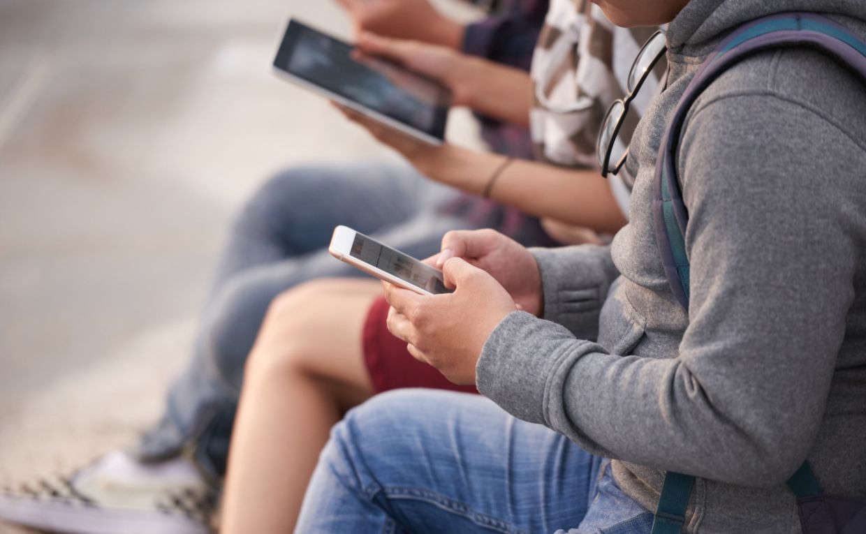 Global Wave of Social Media Restrictions for Children Gains Momentum Despite Implementation Challenges