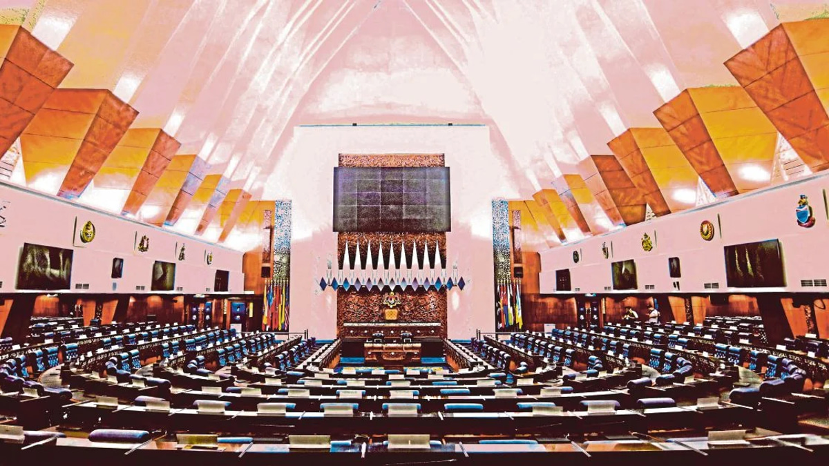 Malaysia's Parliament to Debate Border Zone Development and Strait of Hormuz Crisis