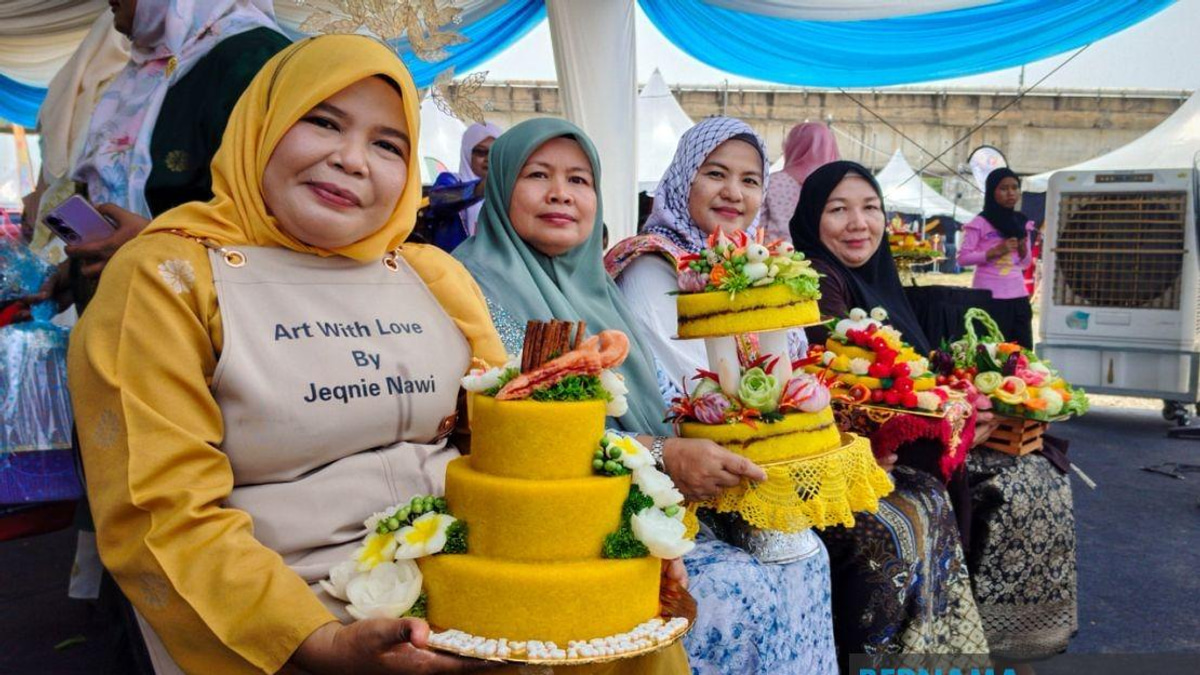 From Resort Work to Kitchen Craft: How a Kelantan Woman Built a Pulut Kuning Business