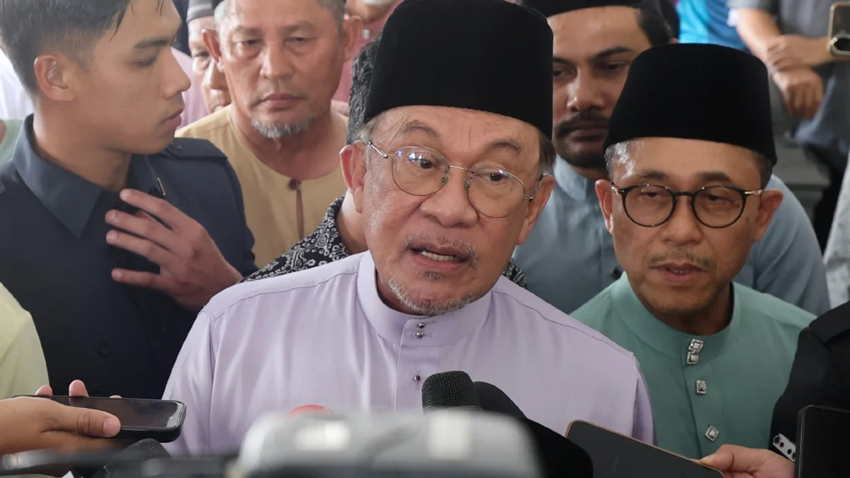 Elevating Syariah Court Status Won't Affect Non-Muslims' Rights, Says PM