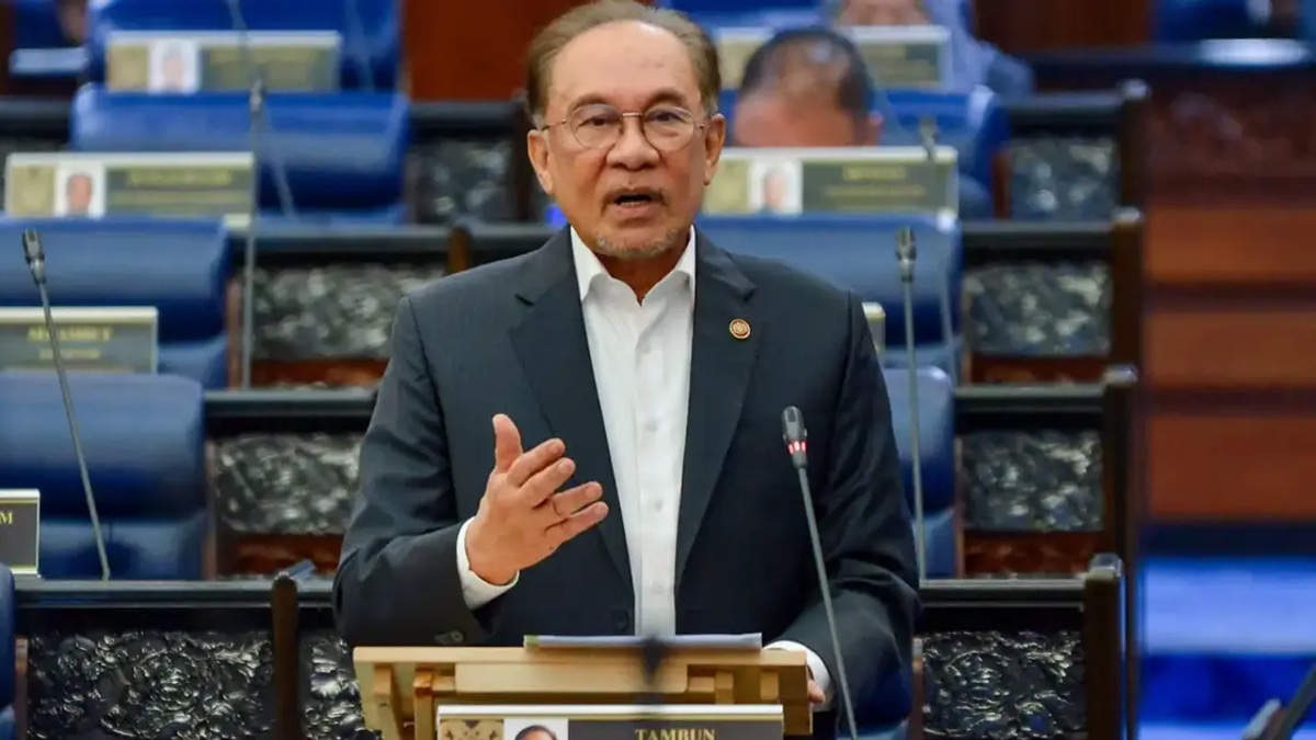 Anwar Urges Patience as Government Pushes Economic Agenda, Dismisses Early Election Calls