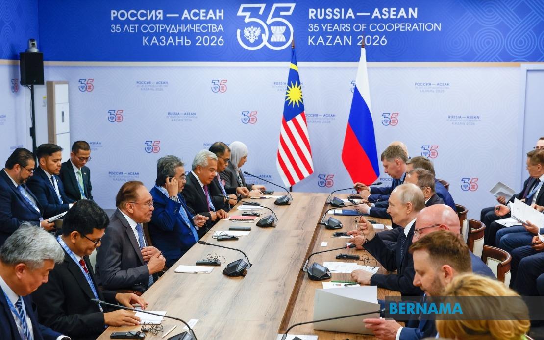 Anwar Backs Putin and Xi's Peace Calls on Middle East Crisis