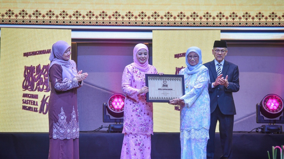 Mana Sikana Posthumously Named Malaysia's 16th National Laureate
