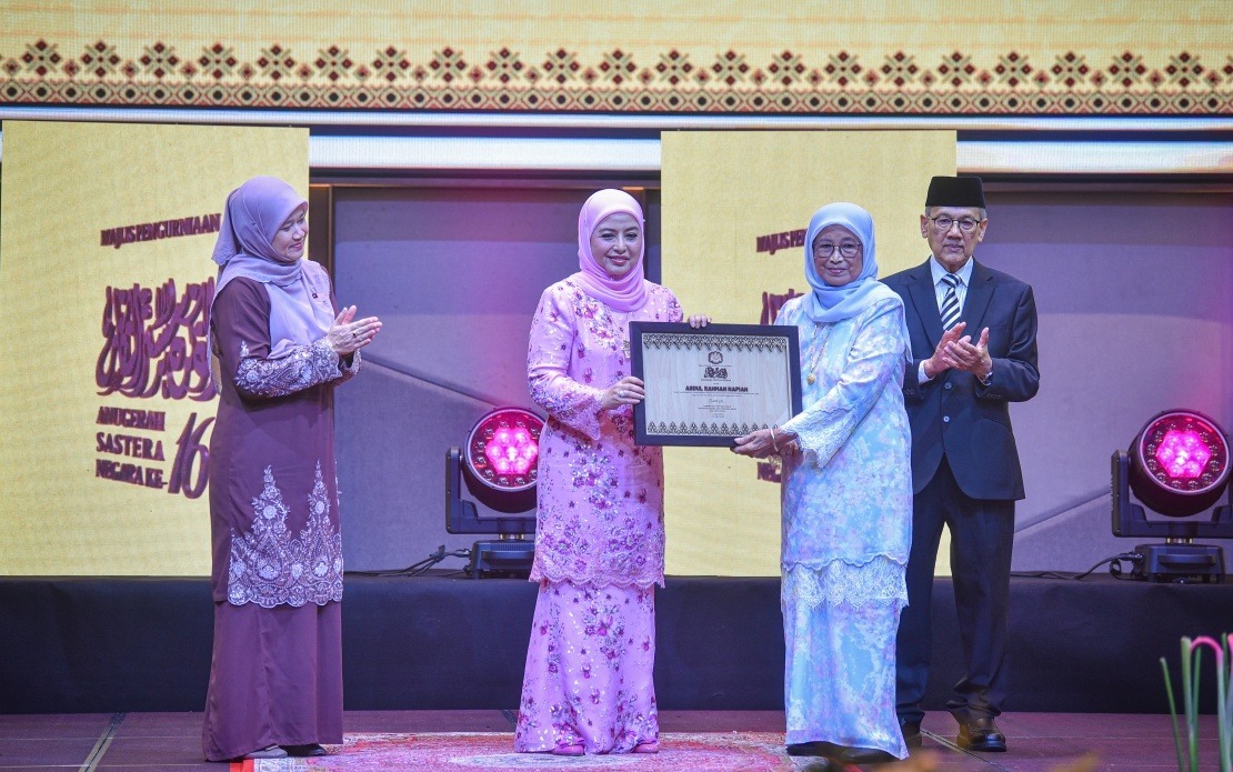 Mana Sikana Posthumously Named Malaysia's 16th National Laureate