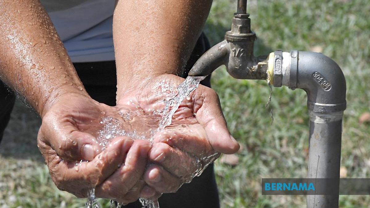 Kelantan Water Crisis: 34,000 Accounts Face Disruption as Raw Pipe Fractures