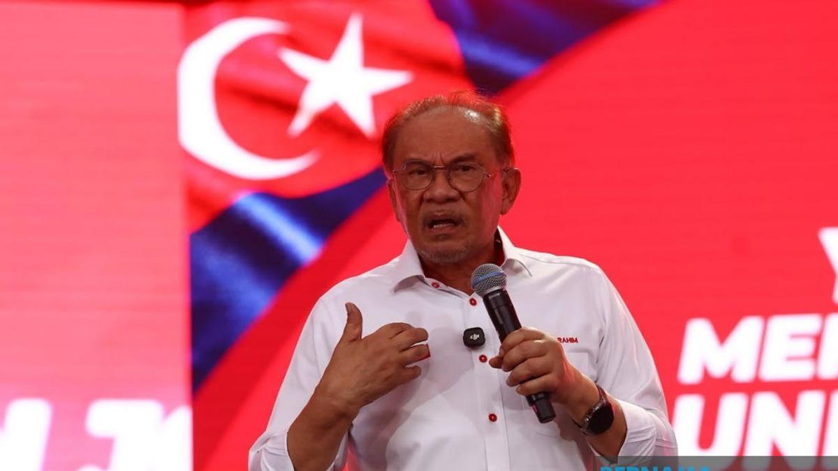 PM Anwar Dismisses BMW Purchase Rumors, Clarifies Vehicle Ownership