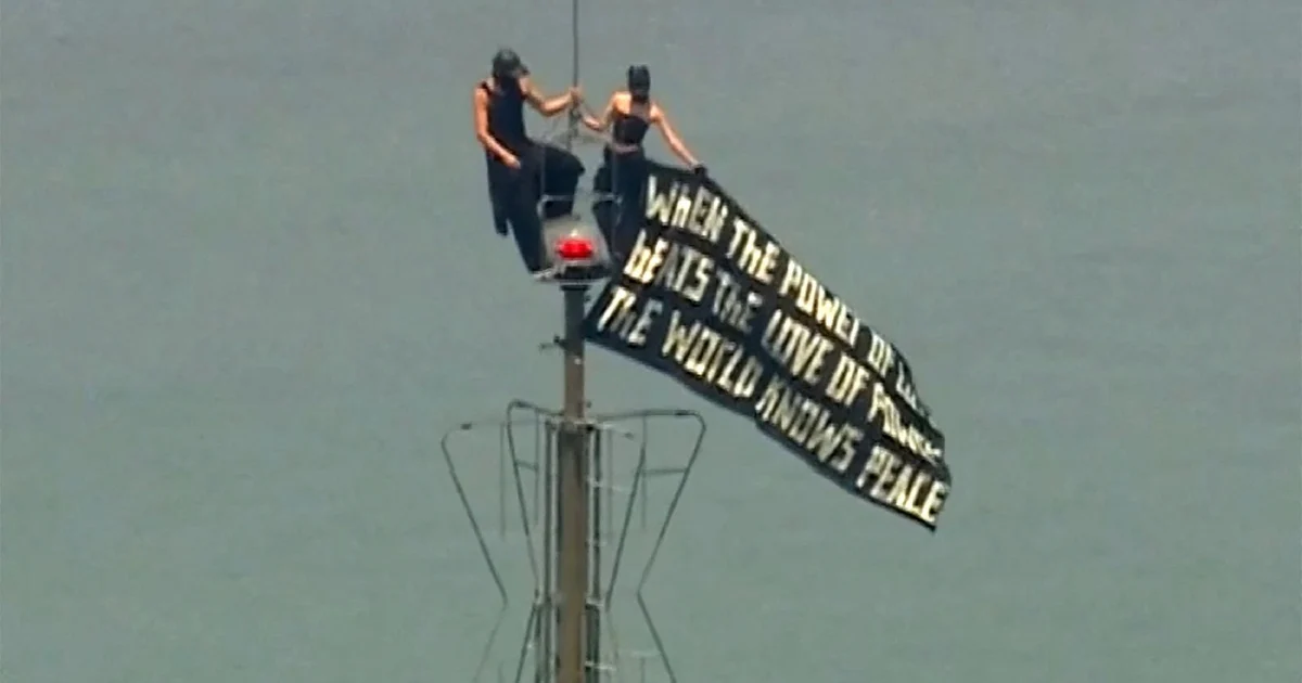 Couple arrested after scaling Empire State Building antenna in suspected proposal stunt