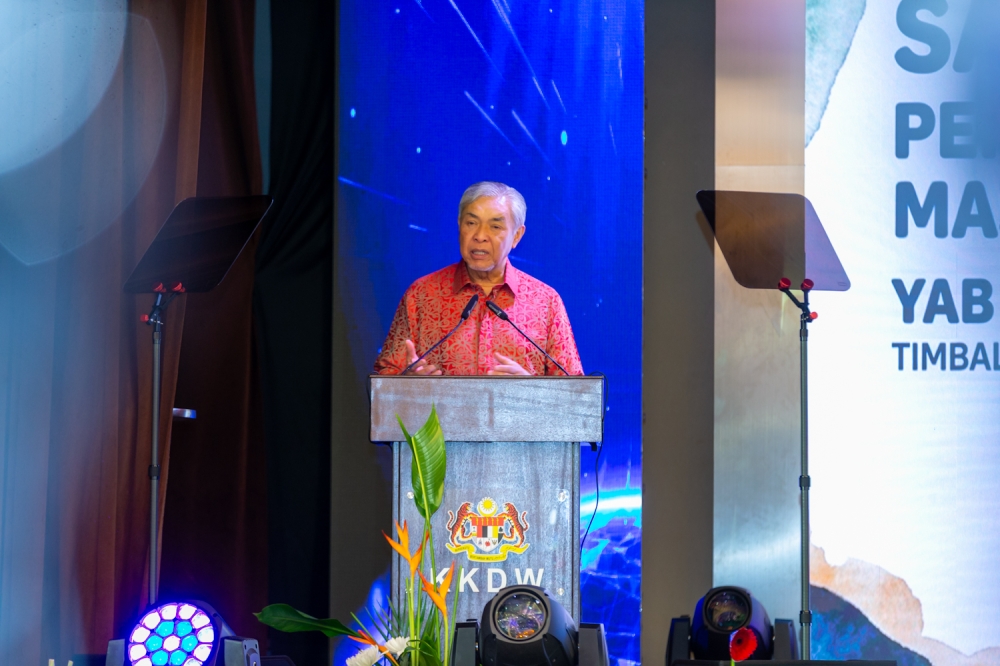 Zahid Dismisses Reports of Coalition Meeting, Reaffirms Commitment to Unity Government