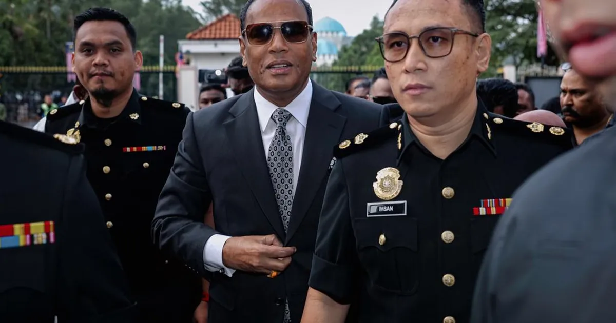 Saravanan Arrives at Court in Neat Appearance as Legal Proceedings Continue