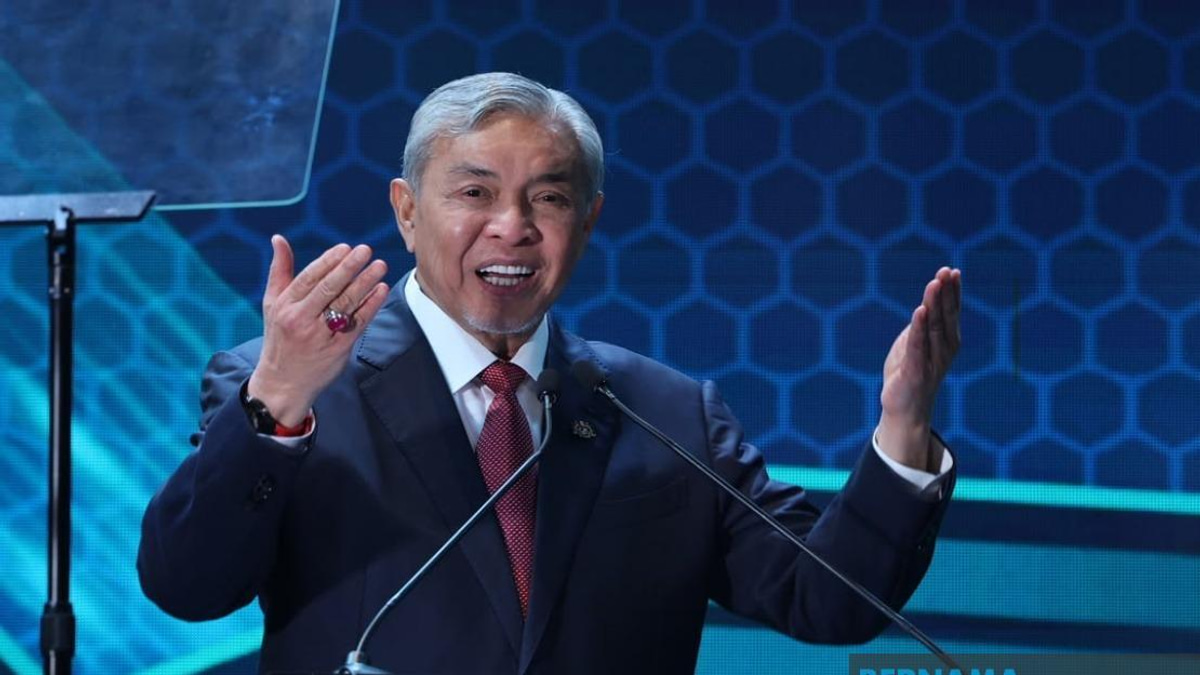 Immigration Department Must Drive Economic Growth Alongside Security, Says DPM Ahmad Zahid