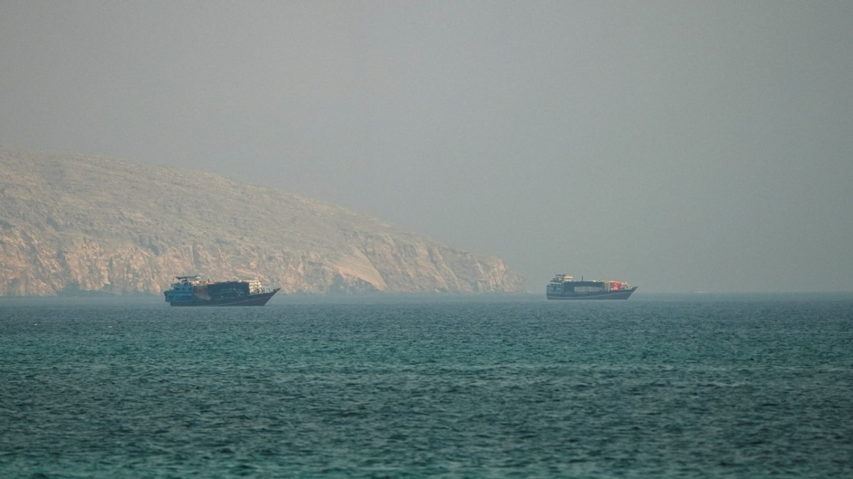 Oman Opposes Mandatory Strait of Hormuz Transit Fees, Proposes Voluntary Model Instead