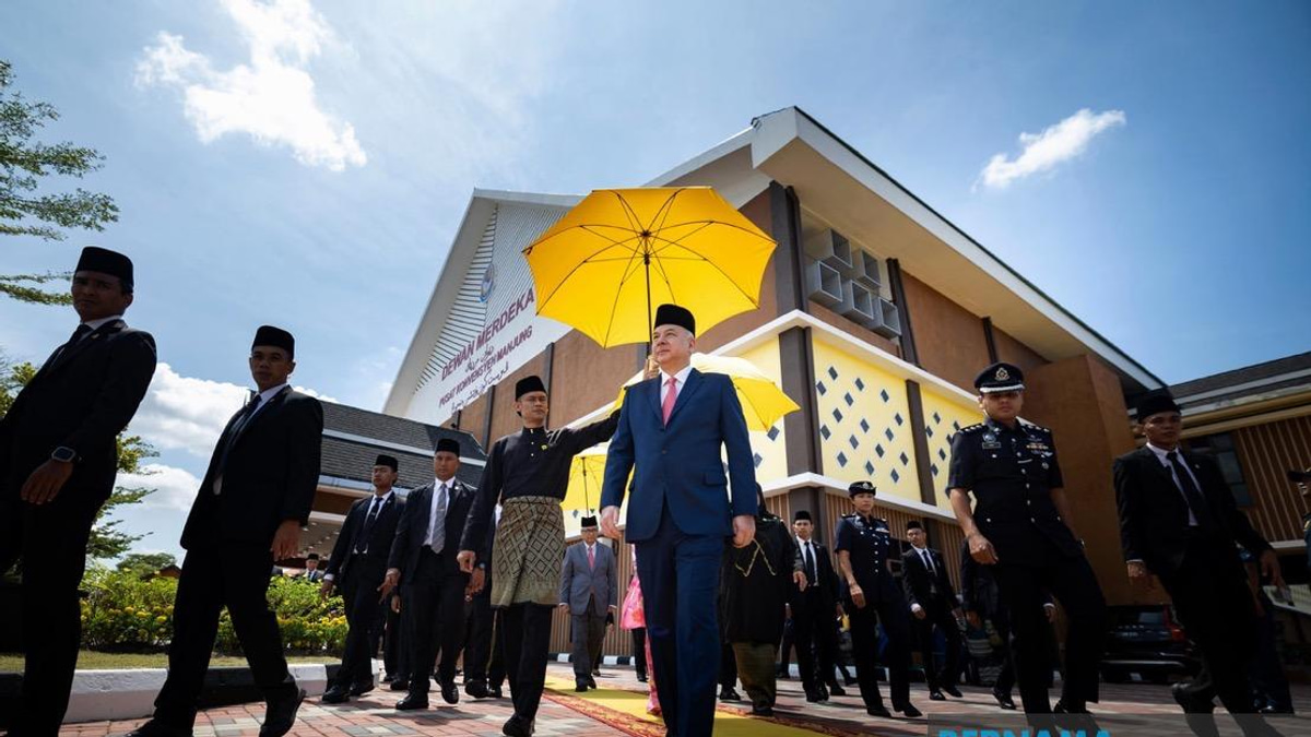 Sultan Nazrin Opens Merdeka Hall as Manjung Marks 25 Years of Municipal Status