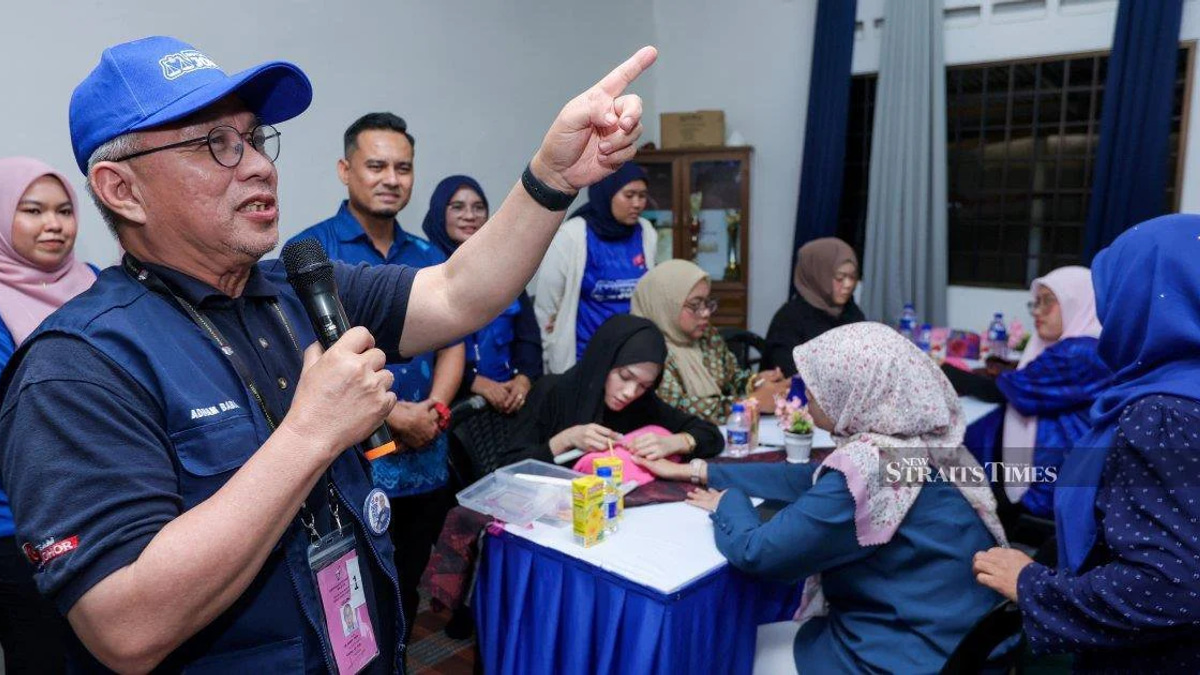 Barisan Nasional Takes Early Leads in Three Johor State Seats