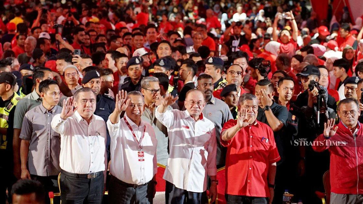 Anwar Cautions Against Exploiting Royal Institution in Negri Sembilan Campaign
