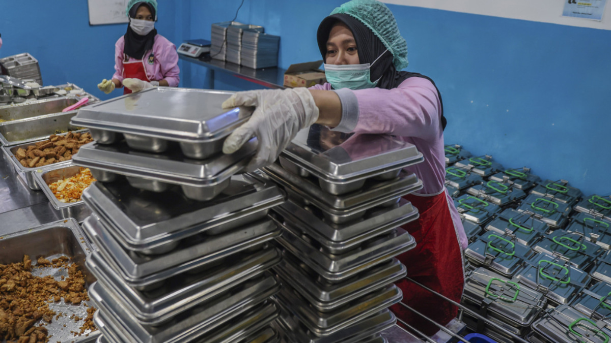 Prabowo Orders Overhaul of Free Meals and Cooperative Schemes Amid Public Backlash