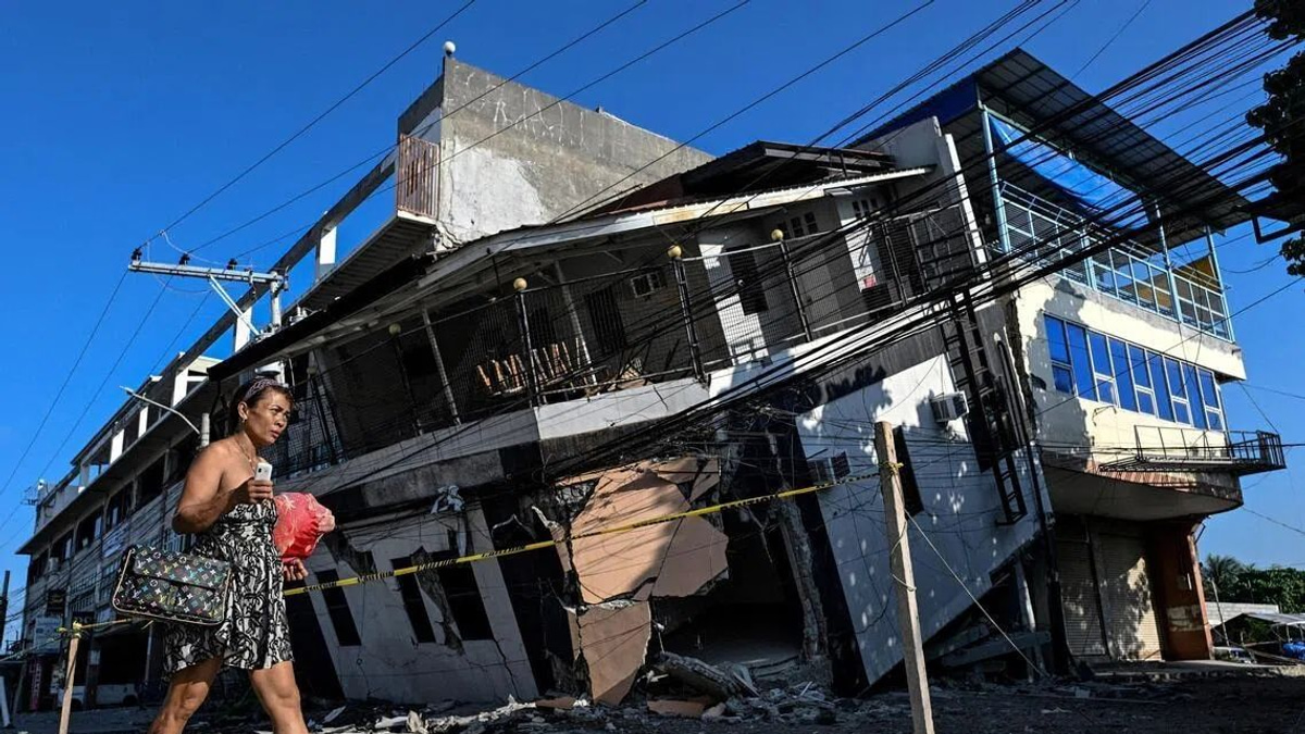 Philippines Earthquake Reshapes Coastline, Leaving Residents Fearful and Displaced