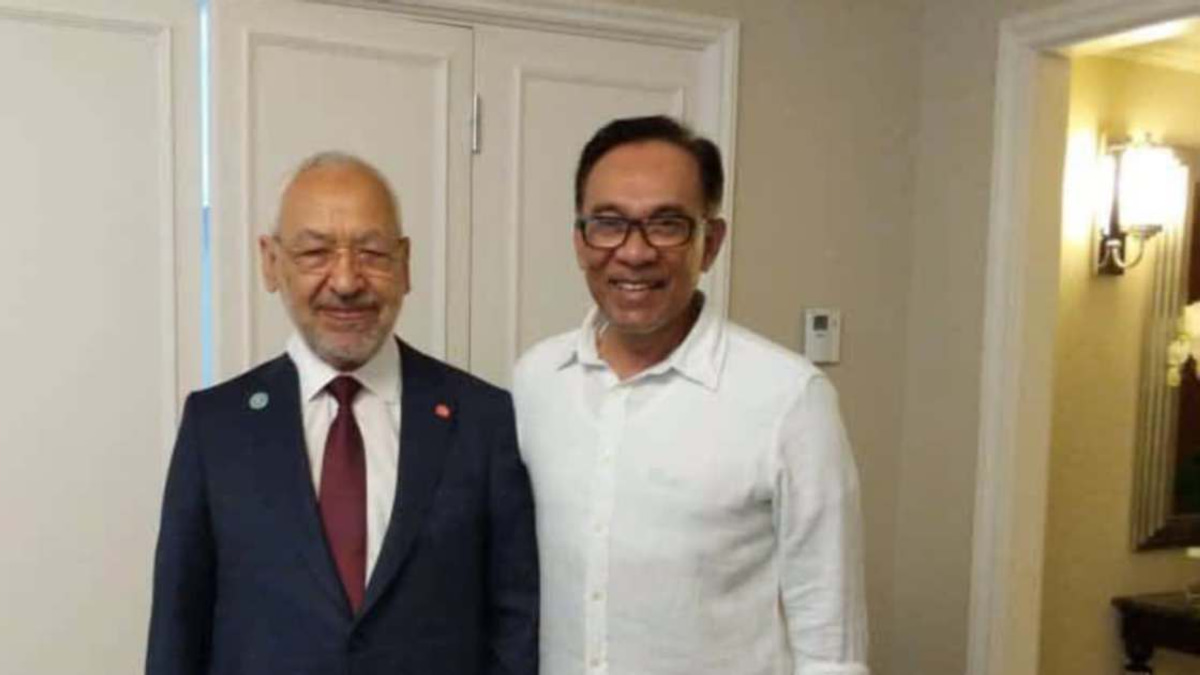 Anwar urges Tunisia to free Ghannouchi on humanitarian grounds