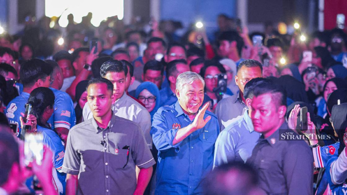 Zahid rallies Johor youth behind Onn Hafiz in push for BN state victory