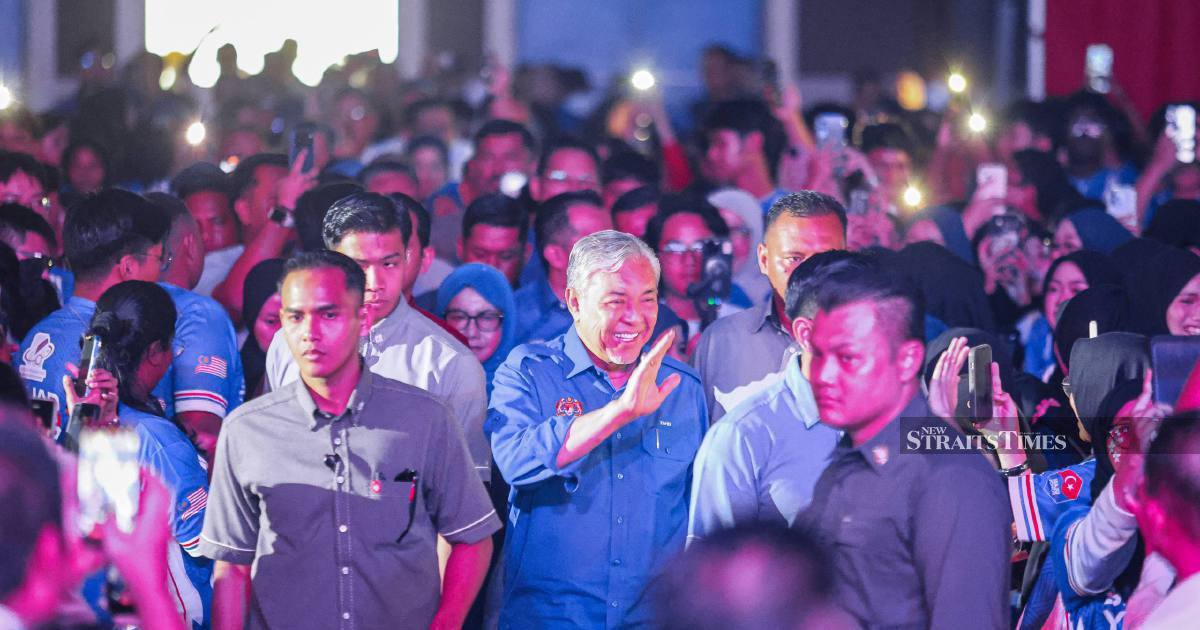 Zahid rallies Johor youth behind Onn Hafiz in push for BN state victory