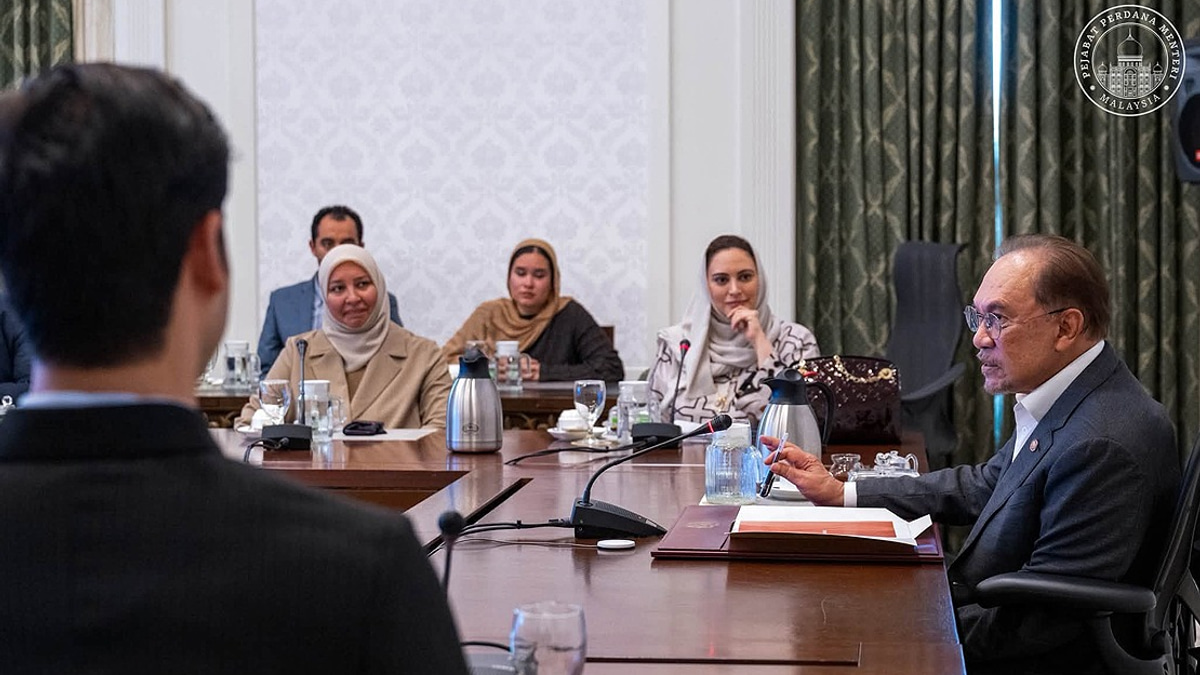 Leaders Must Balance Learning With Core Values, Says PM Anwar