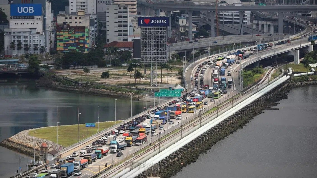 Singapore braces for gridlock at Malaysia border checkpoints during National Day weekend