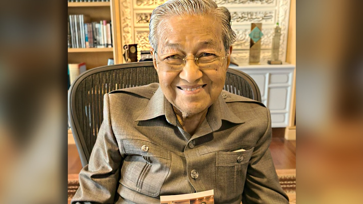Cabinet Ministers Mark Dr Mahathir's 101st Birthday with Well-Wishes