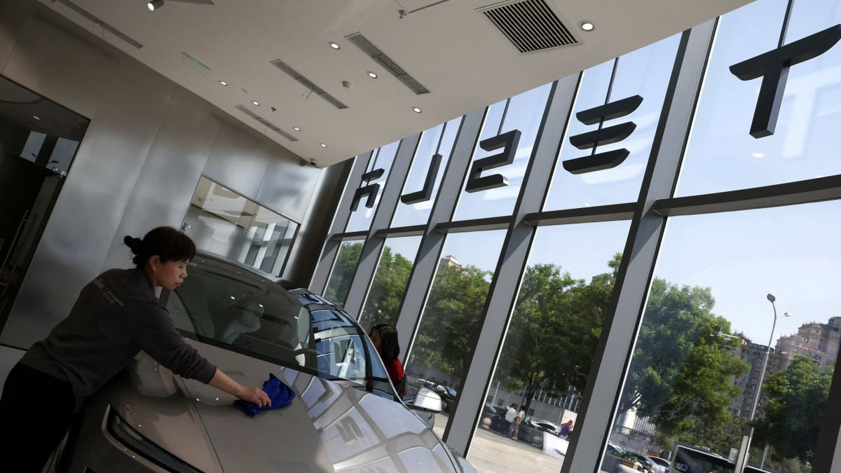 Tesla Orders Massive Three-Million-Vehicle Recall in China Over Door-Handle Defects