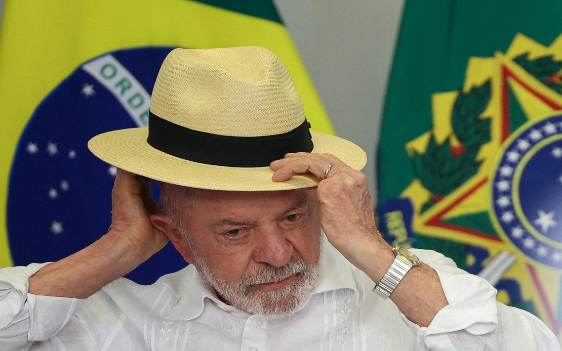 Lula Maintains Slim Edge Over Flavio Bolsonaro in Brazil's Tightening Presidential Race