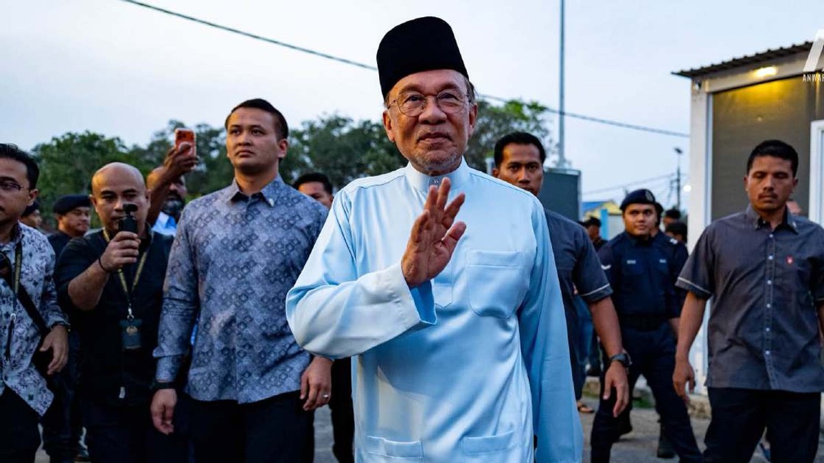 Anwar Makes Stabilty Push in Negri Sembilan as Election Day Nears