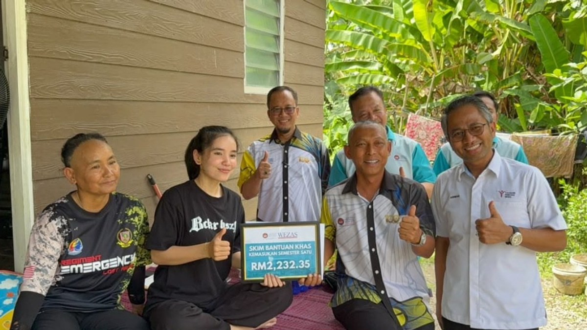 Three Students Realise University Dreams With Financial Aid Package
