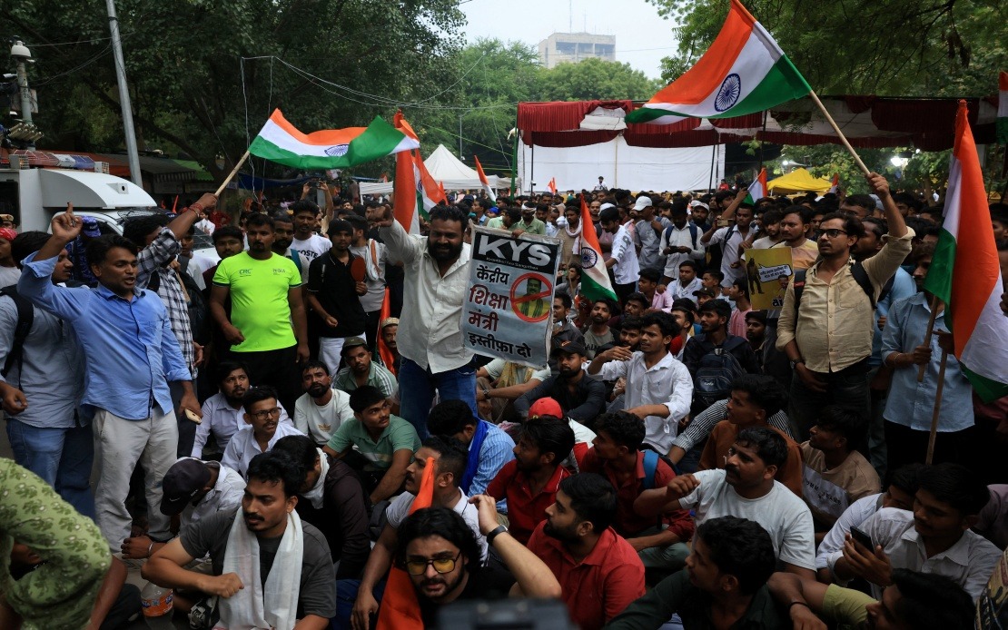 Indian Youth Movement Stages Parliament March Demanding Education Reform