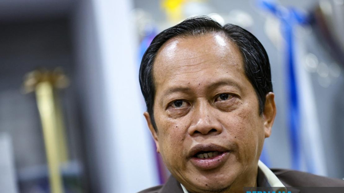 Ahmad Maslan Steps Aside From Johor State Election Contest