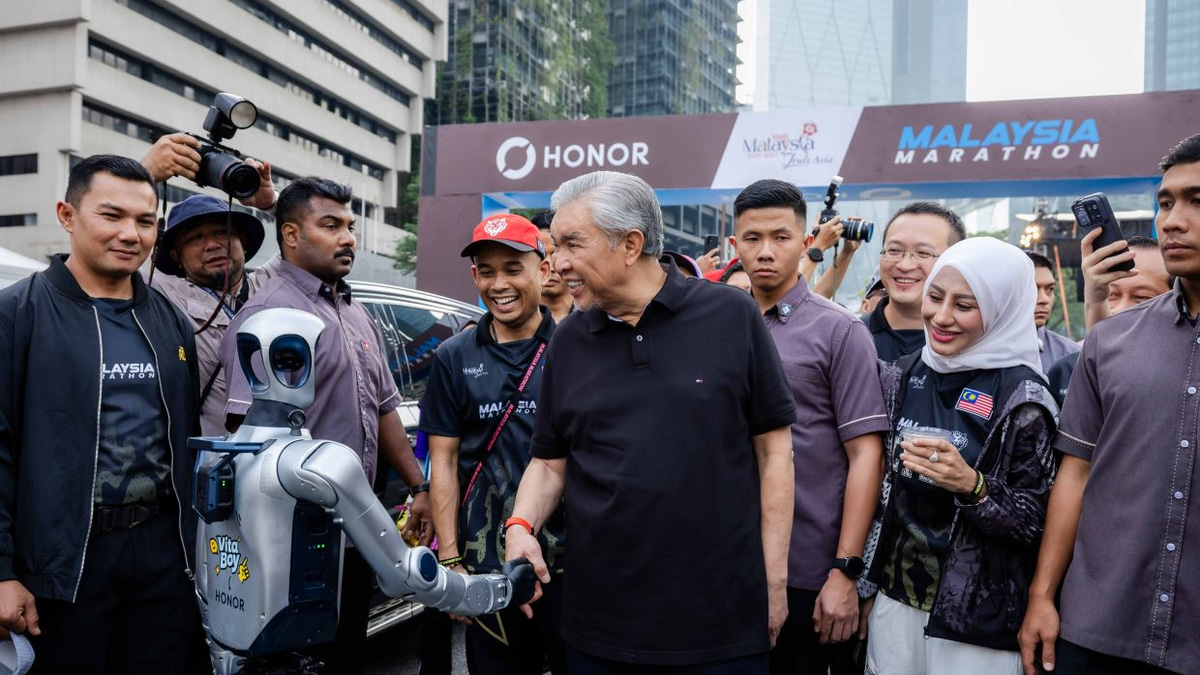 HONOR's Humanoid Robots Make Malaysian Debut at 2026 Marathon