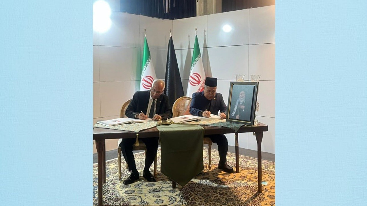 Malaysia's Agriculture Minister Mohamad Sabu Leads Delegation Paying Respects to Late Iranian Supreme Leader Khamenei