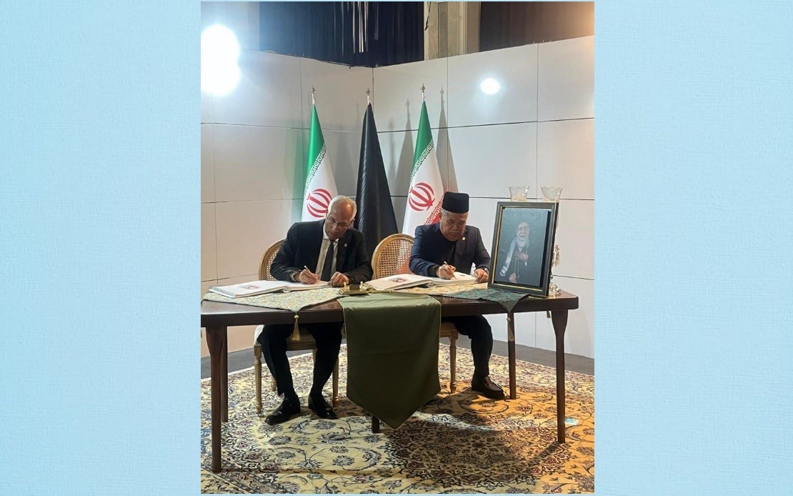 Malaysia's Agriculture Minister Mohamad Sabu Leads Delegation Paying Respects to Late Iranian Supreme Leader Khamenei