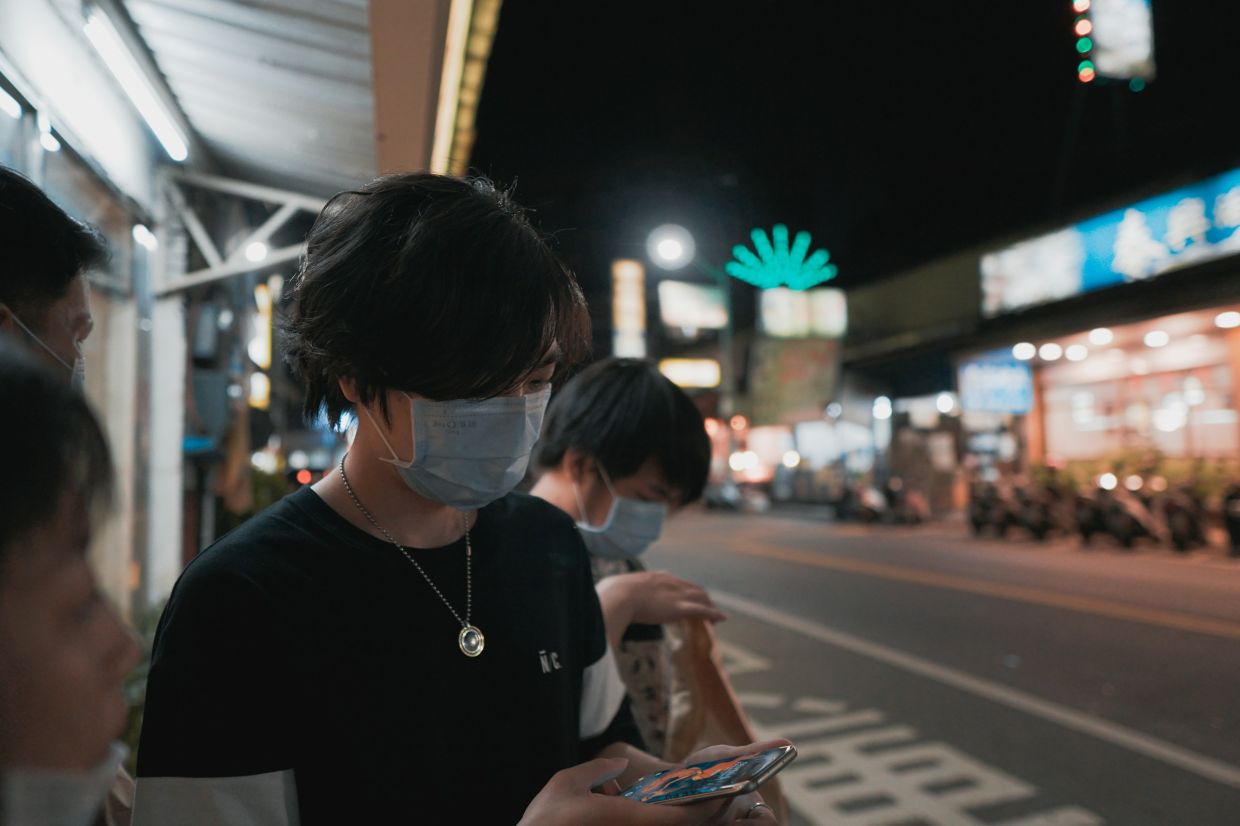 Taiwan Stages First Mobile Internet Blackout Drill as Beijing Military Pressure Intensifies