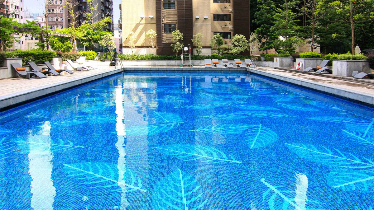 Hong Kong pool shut after lifeguard's credentials found to be fraudulent
