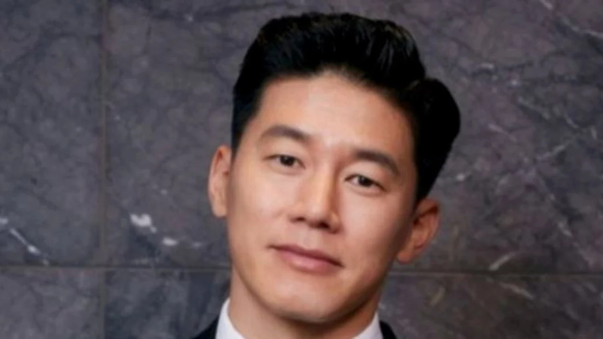 From Poverty to Stardom: How South Korean Actor Kim Mu Yeol Survived on Just RM500 Yearly