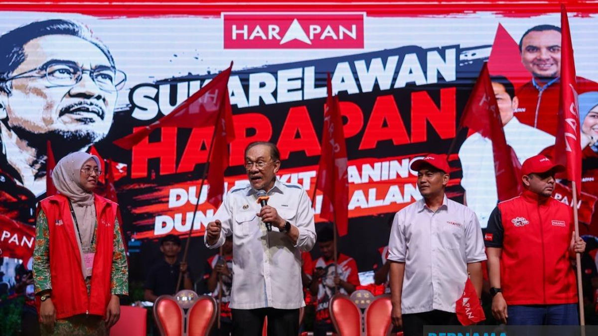 Johor Election Offers Youth Chance to Build Better Future, Says Anwar